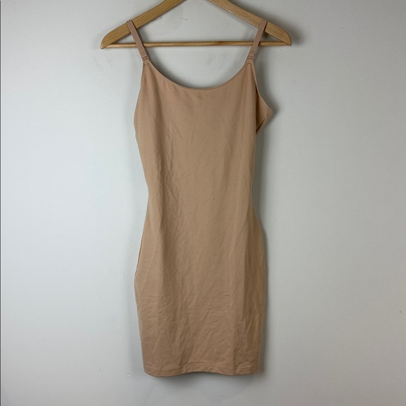 SPANX Hollywood Socialight Cami Full Slip Natural Size Large - Picture 2 of 6